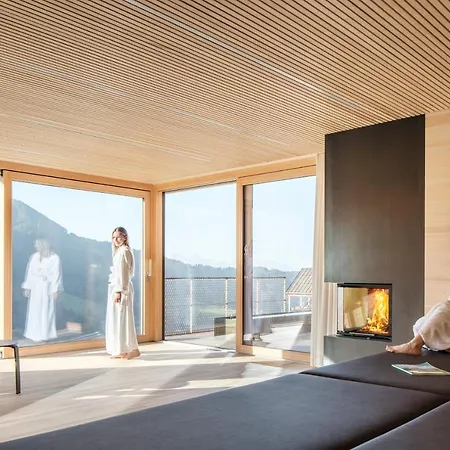 Bergfrieden Auf 1.170 M لاتيرنسير